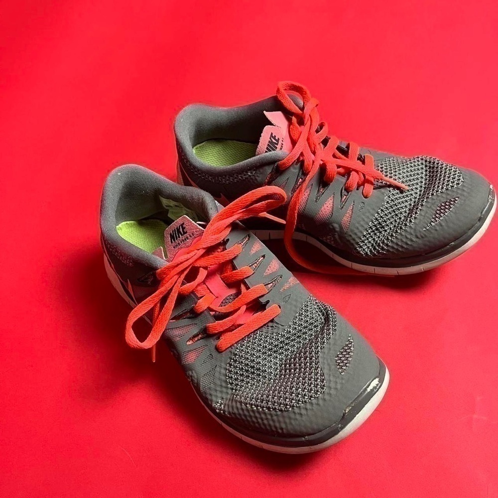 Grey and neon red running shoes 🤍❤️​​​​​​​​​​​​​​​​​​​​​​​​​